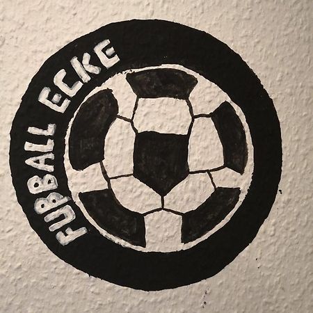 Хостел Fussball Ecke Niederneuendorf Екстер'єр фото